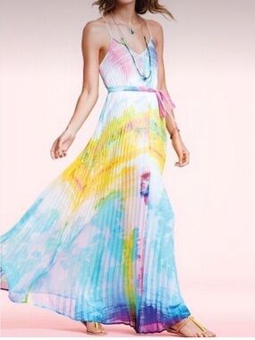 Victoria’s Secret Pleated Maxi Dress Size Medium Short Tie Dye Racerback EUC